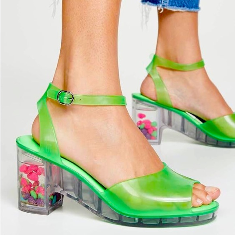 Jelly shoes with water detail in heel